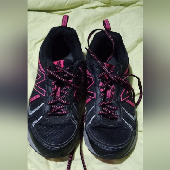 Women's new balance sneakers - Picture 1 of 4